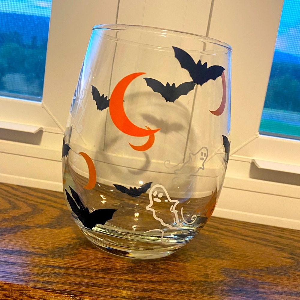 Halloween themed stemless wine glass.